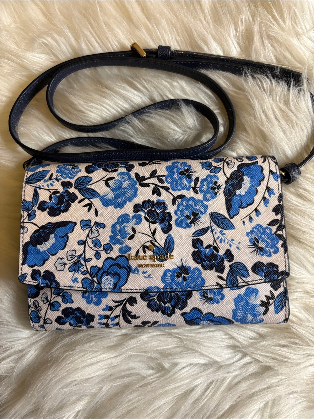 kate spade Blue and Black Vase Floral Crossbody wallet on a string Perry